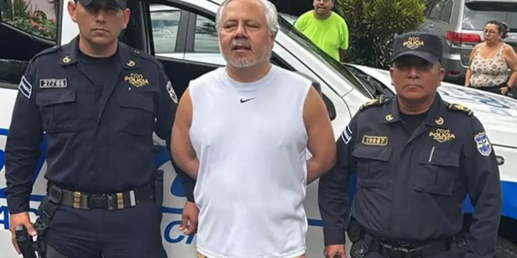 El Salvador: crítico de Bukele queda con prisión provisional