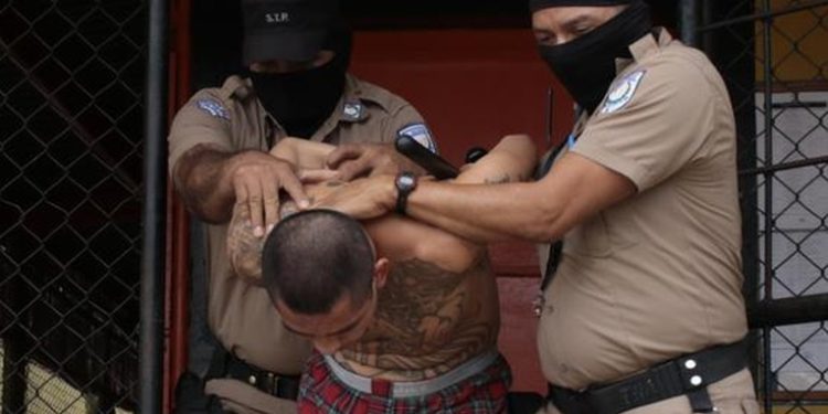 El Salvador ha detenido a más de 30.000 pandilleros en 50 dí­as de régimen de excepción