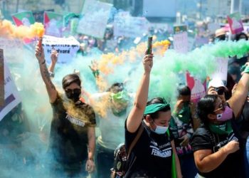 El Salvador libera a tres mujeres condenadas por aborto