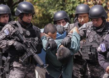 El Salvador: Militares capturan pandilleros tras asesinato