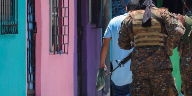 El Salvador: piden aclarar muertes de reclusos en prisiones del paí­s