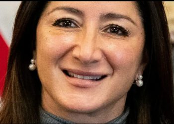 El Salvador: piden investigación penal contra Michelle Sol