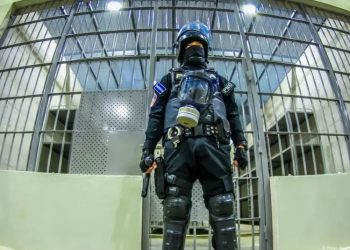 El Salvador: presentan recurso por 238 venezolanos presos