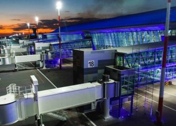 El Salvador: rechazan negociaciones para nuevo aeropuerto