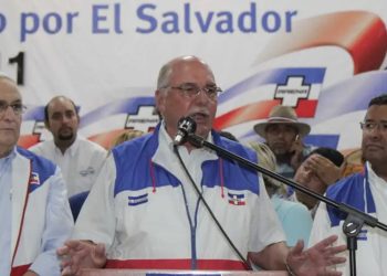 El Salvador: vuelven a pedir la captura de Alfredo Cristiani