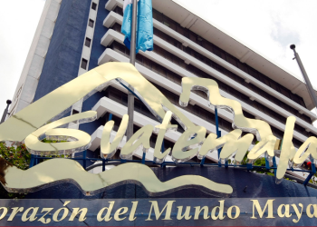 El Salvador y Guatemala se preparan para las fiestas agostinas