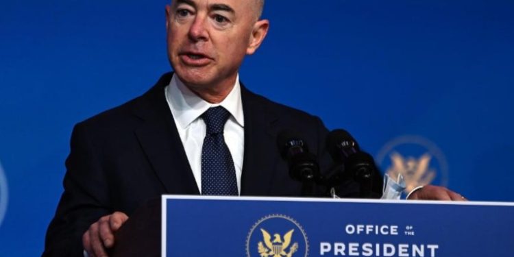 El secretario de Seguridad Nacional de EE.UU. visita Guatemala para tratar cuestiones migratorias