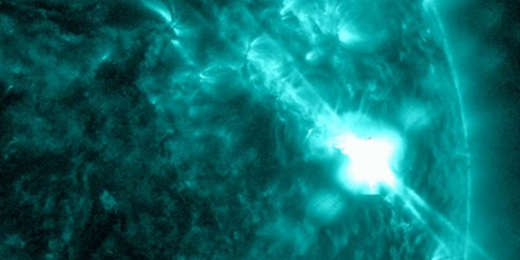 El Sol emite la llamarada más poderosa de los últimos 6 años