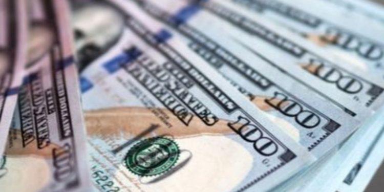 El tipo de cambio presenta una ligera baja en marzo 2023