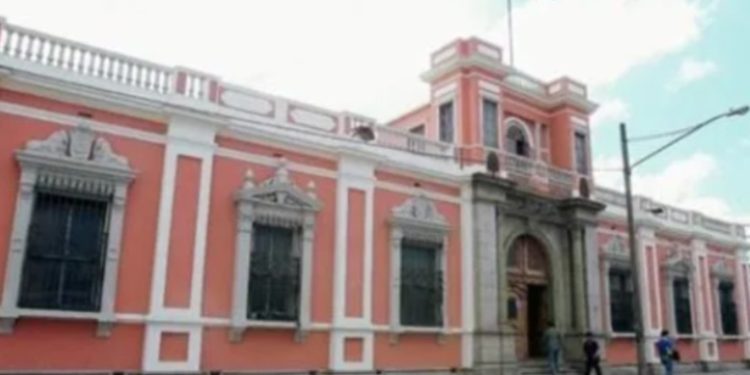 El Tribunal Supremo Electoral impugna la inscripción de tres binomios presidenciales