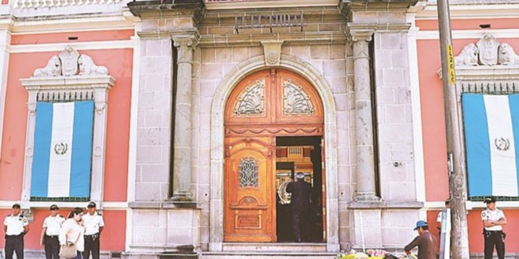 El TSE se compromete a tener resultados finales el lunes 26 a las 11 de la mañana