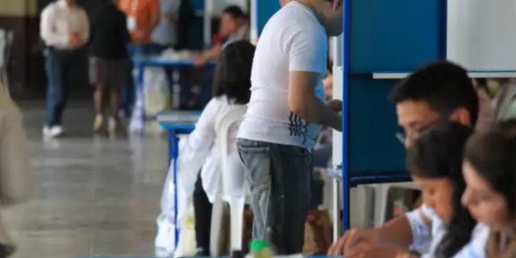 El TSE tomará medidas tras incidentes en 23 centros de votación