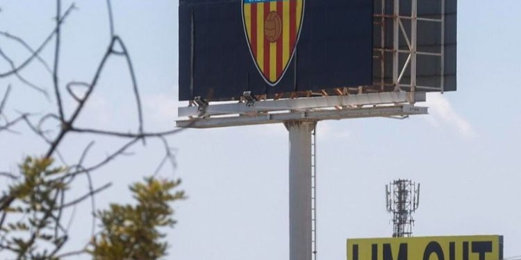 El Valencia suspende su Junta General Ordinaria a causa de las protestas contra la gestión del club