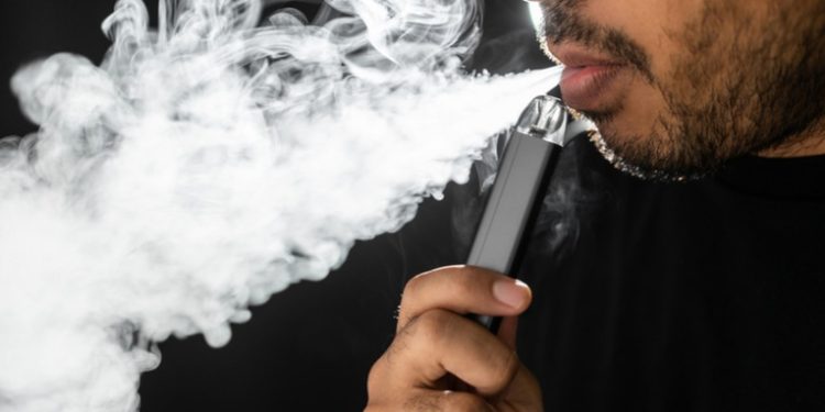 El vapeo aumenta en casi un 20 % el riesgo de insuficiencia cardíaca