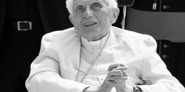 El Vaticano anuncia la muerte del papa emérito Benedicto XVI