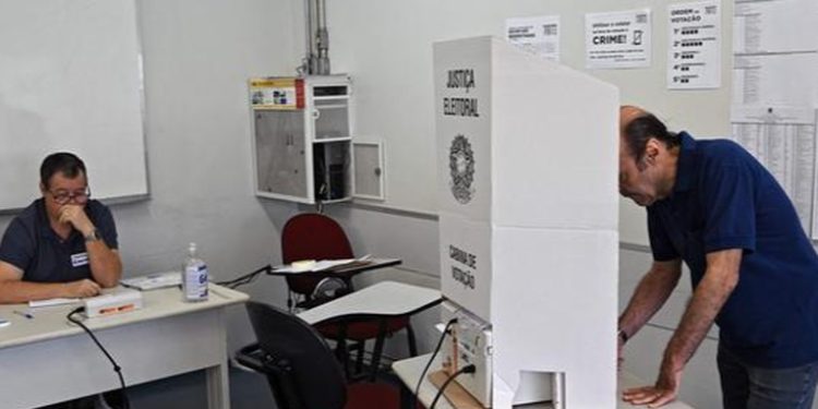 Elecciones en Brasil: colegios electorales cierran y se esperan resultados