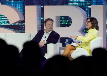 Elon Musk confirma que ejecutiva de NBCUniversal será la nueva directora de Twitter