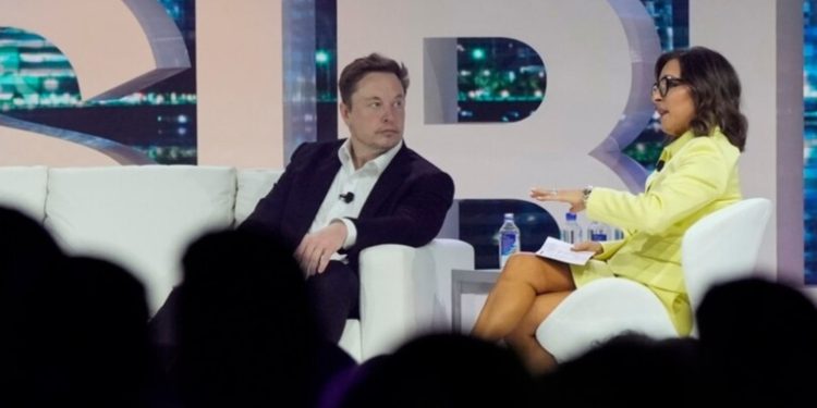 Elon Musk confirma que ejecutiva de NBCUniversal será la nueva directora de Twitter