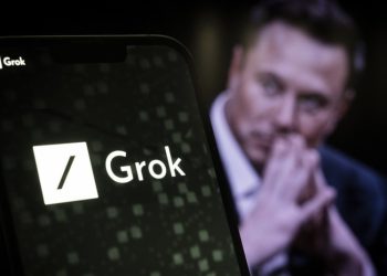 Elon Musk lanza su propio chatbot de IA para destronar a ChatGPT