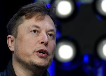 Elon Musk pide retrasar inicio de batalla judicial con Twitter