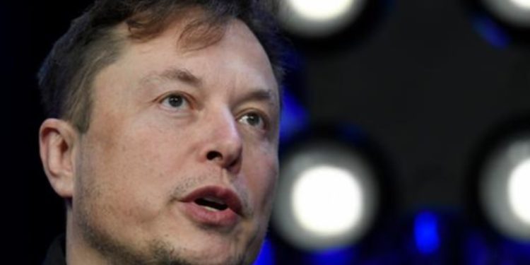 Elon Musk pide retrasar inicio de batalla judicial con Twitter