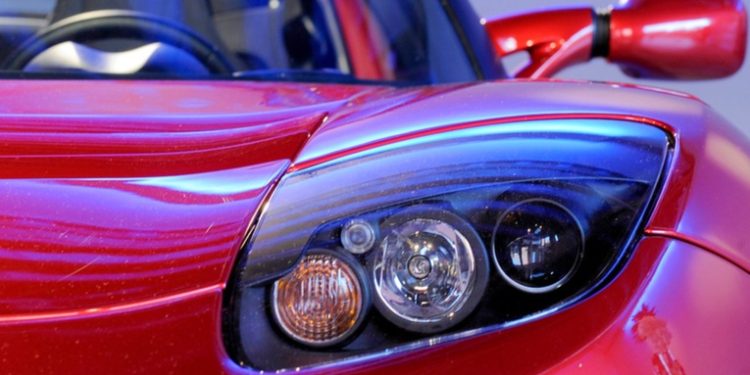 Elon Musk promete que lanzará al mercado el coche deportivo Tesla Roadster en 2025