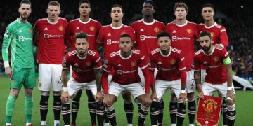Elon Musk tuitea que va a comprar el Manchester United