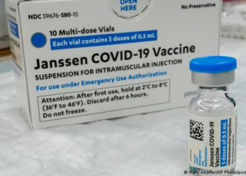 EMA halla â€œposible ví­nculoâ€ de vacuna de Johnson & Johnson con coágulos pero avala su uso
