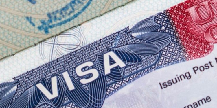 Embajada de EE.UU. exonera entrevista para visa de turista a menores y adultos mayores