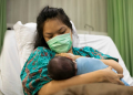 Embarazo y COVID-19: la madre protege al bebé de la infección y puede transmitirle anticuerpos