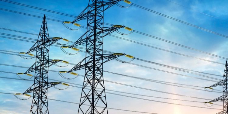 Emergencia en Energía y Minas podría desencadenar alza en tarifas eléctricas