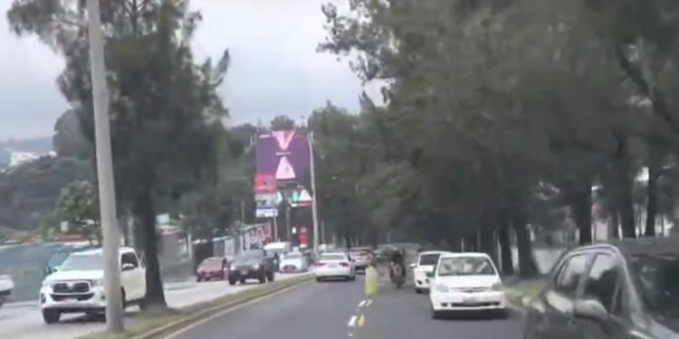 EMETRA ha colocado carriles reversibles en la ciudad capital por el fuerte tráfico vehicular
