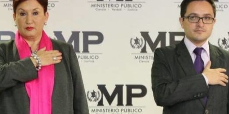 Emiten nuevas órdenes de captura en contra de los exfiscales Thelma Aldana y Juan Francisco Sandoval