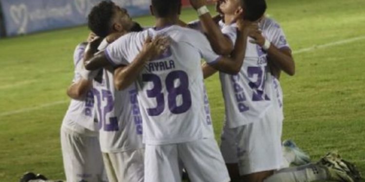 Empate 2-2 entre Comunicaciones y Antigua GFC mantiene a ambos en zona de clasificación