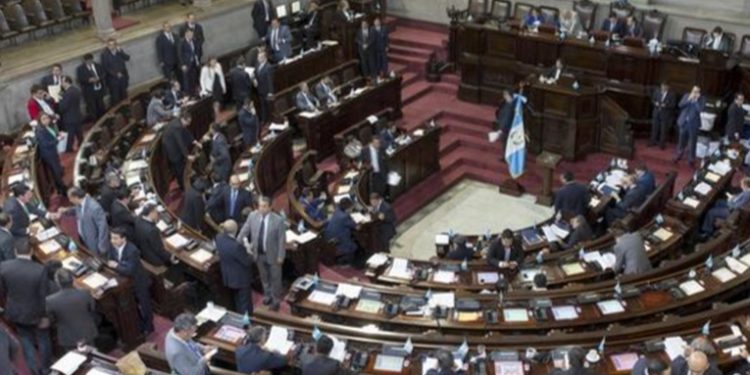 Empleados de los organismos Ejecutivo y Legislativo gozarán de puente laboral el próximo lunes