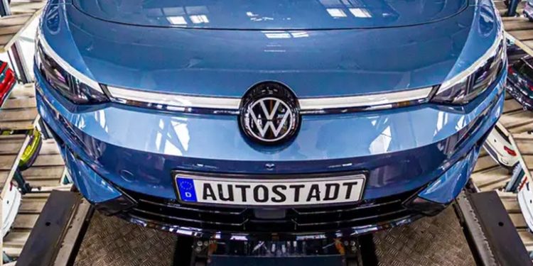 Empleados de VW ofrecen un recorte salarial frente a crisis