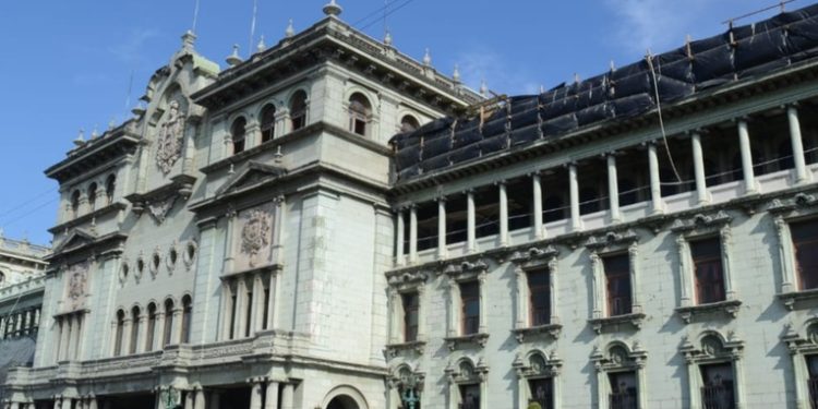 Empleados públicos inician descansos navideños; servicios esenciales seguirán activos