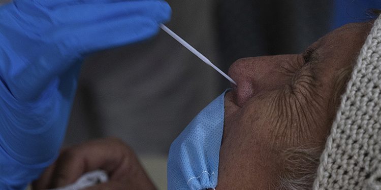 Empresa dispuesta a devolver dinero de pruebas cuestionadas en el ministerio de Salud