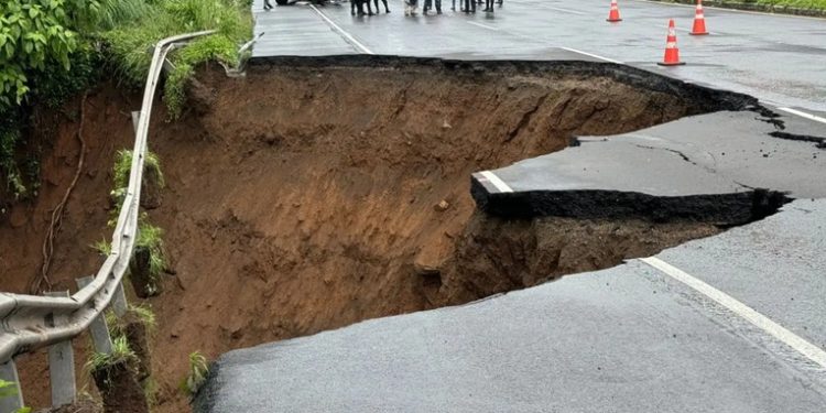 Empresa Marhnos deslinda responsabilidades en el hundimiento de la autopista entregada al Estado