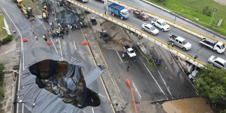 Empresas a la expectativa por el posible riesgo del hundimiento en el Kilómetro 15