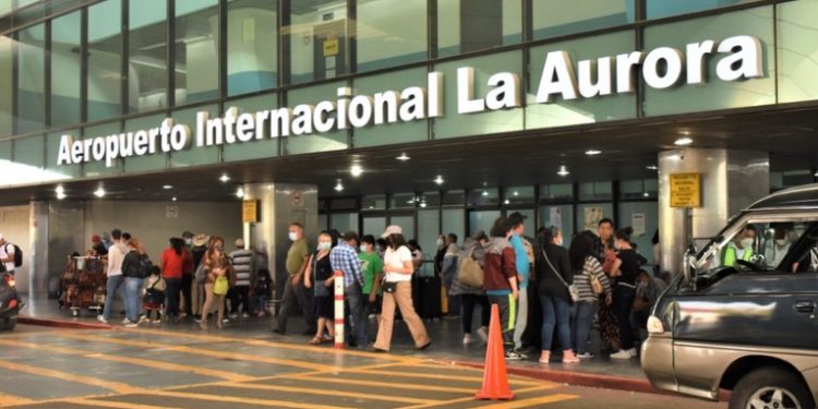 Empresas de trasporte aéreo piden al gobierno entrante remodelación del aeropuerto la Aurora