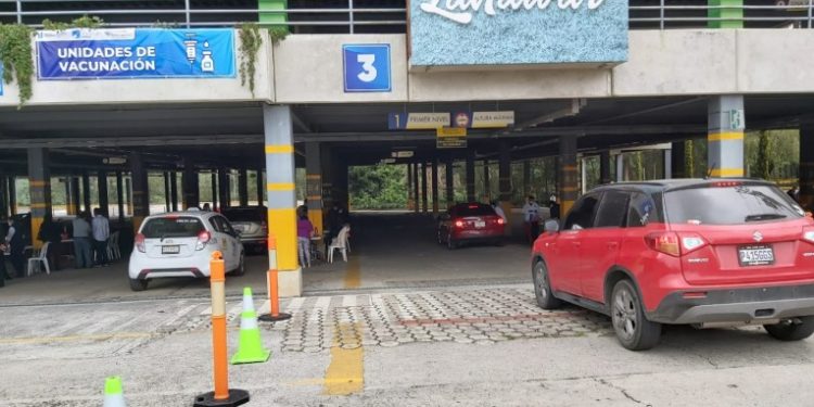 En la Universidad Rafael Landí­var se vacunarán 500 personas diarias