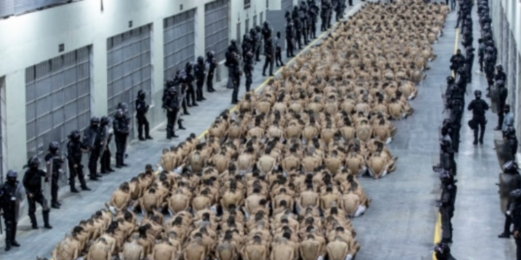 ¿En qué consiste el “modelo Bukele” sobre la seguridad en El Salvador?