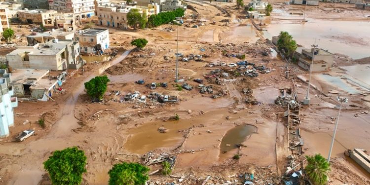 Encarcelan a 8 funcionarios en Libia por el colapso de dos presas que dejó miles de muertos