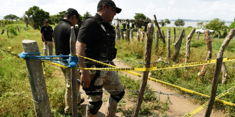 Encuentran 65 cuerpos y 5.000 restos humanos dentro de una fosa clandestina en México