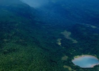 Encuentran helicóptero siniestrado en oriente de Rusia