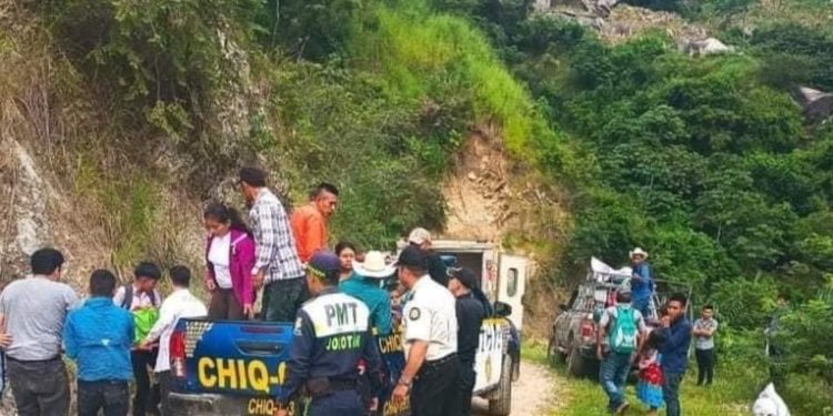 Entierran a 17 fallecidos en accidente de tránsito en Jocotán Chiquimula
