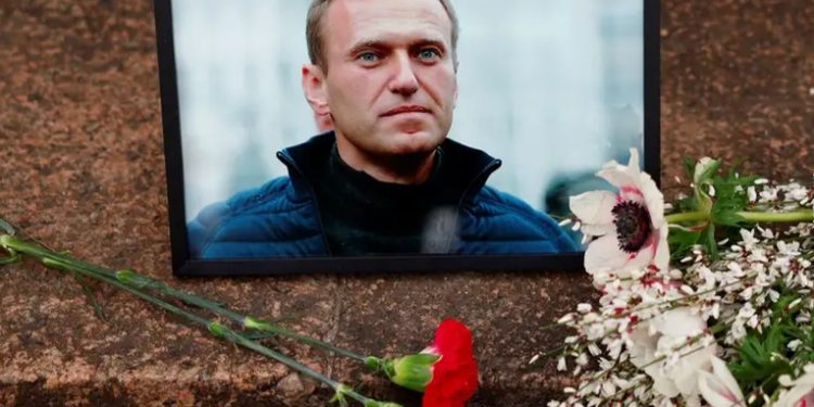 Entran en vigor sanciones de la UE por la muerte de Navalny