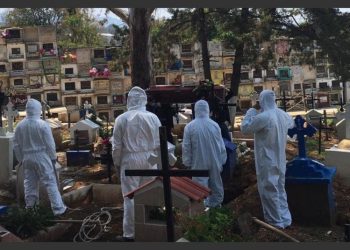 Entre 9 a 10 personas semanales son enterradas tras haber muerto de Covid-19
