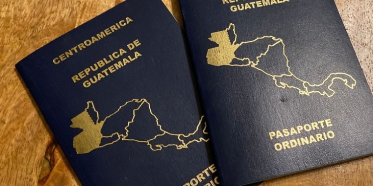 Entrega de pasaportes y trámites consulares alcanzan los 2.4 millones, informa la cancillería